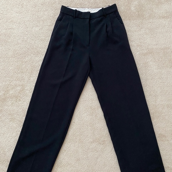Aritzia Pants - Aritzia Wilfred Effortless Pant